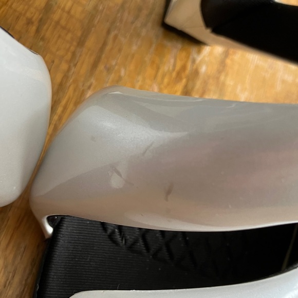 Elegant Black and White Heels - Picture 2 of 7